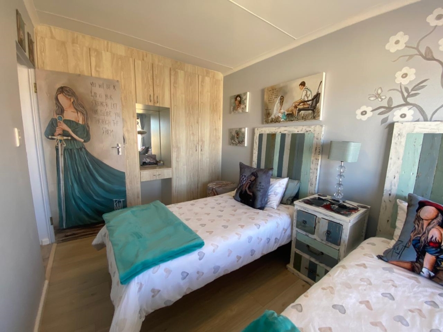 3 Bedroom Property for Sale in Menkenkop Western Cape